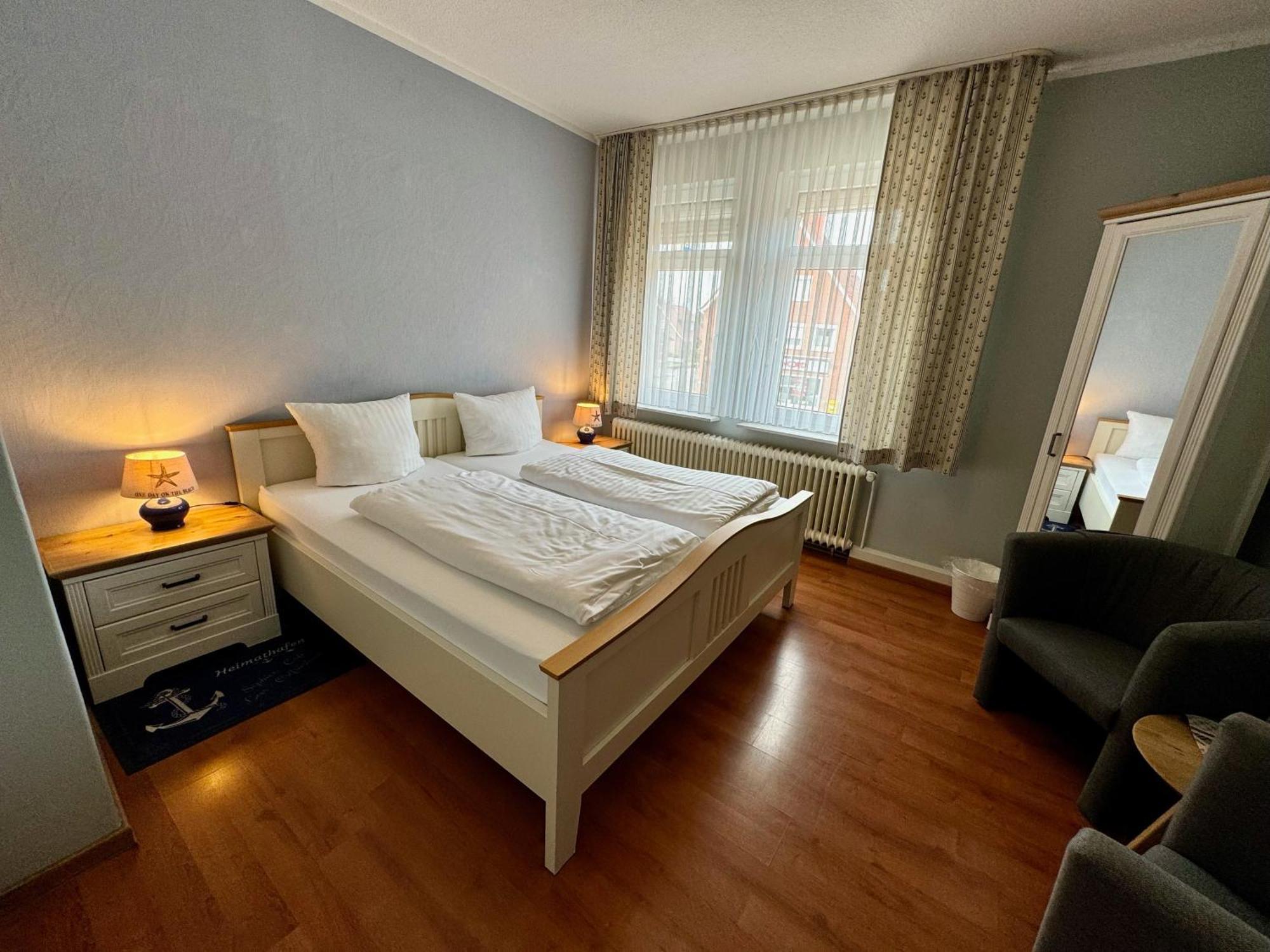 Hotel Sophien-Cafe Леер Экстерьер фото
